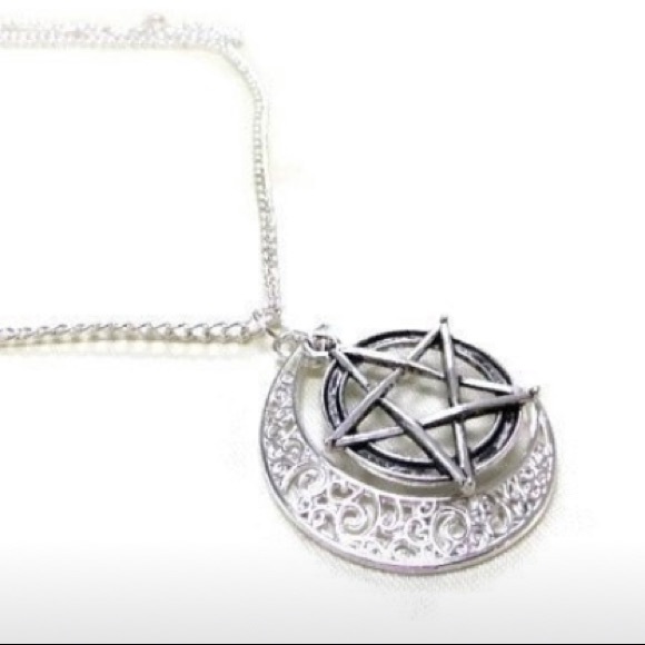 Silver Moon 🌚 🌙 & Pentagram Crescent Necklace🖤 - Picture 3 of 4